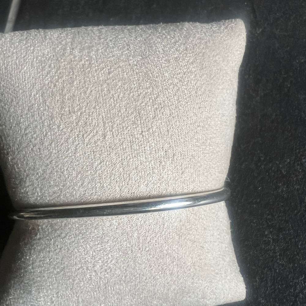 Silver Leaf adjustable bangle - Picture 5 of 16
